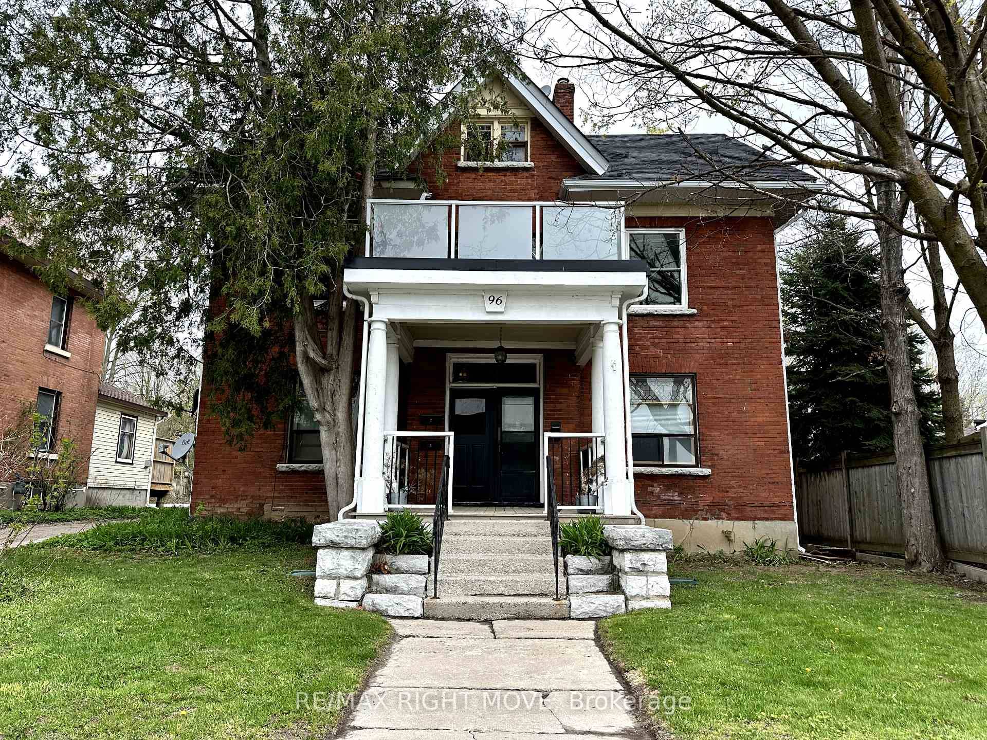 Spacious amp ; Updated 2 Bedroom Rental Near Downtown.