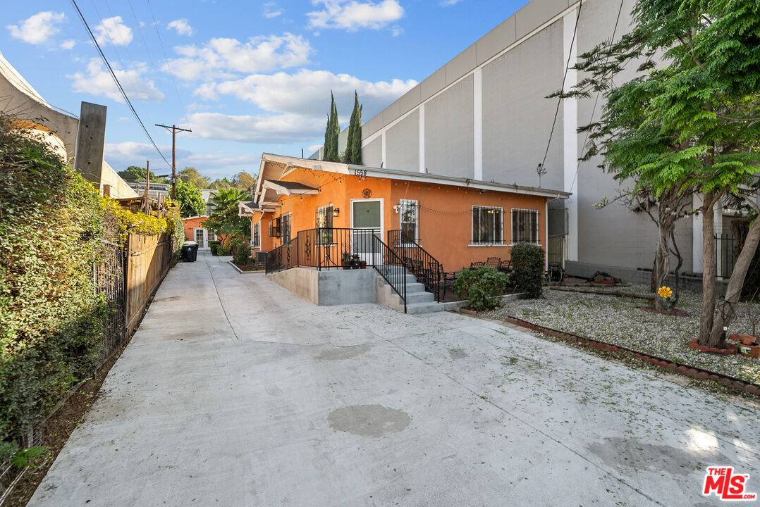 1558  N Kenmore Ave 3BR Hollywood Hills East La