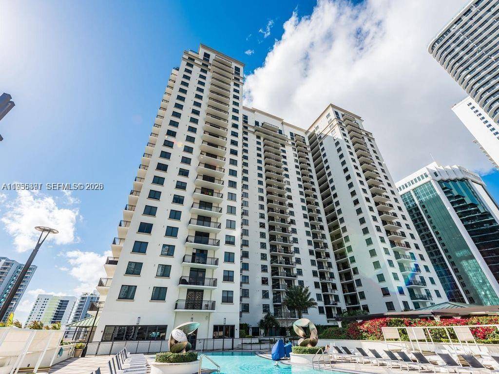 Only steps away from shops Bars and restaurants in Mary Brickell Village and Brickell City Center Mall.