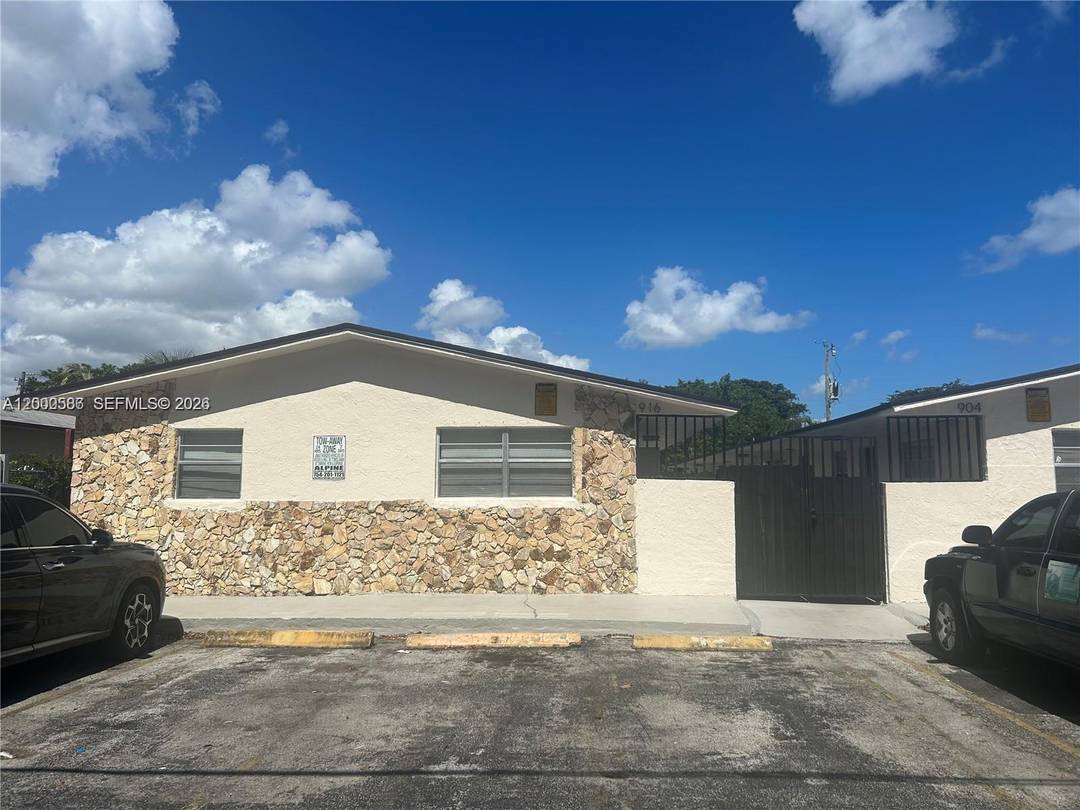 Excellent investment opportunity in the heart of Hallandale Beach !
