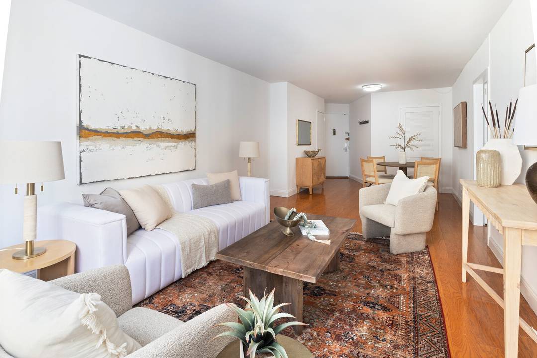 Welcome home to 2025 Broadway, 5C in the heart of the Upper West Side !