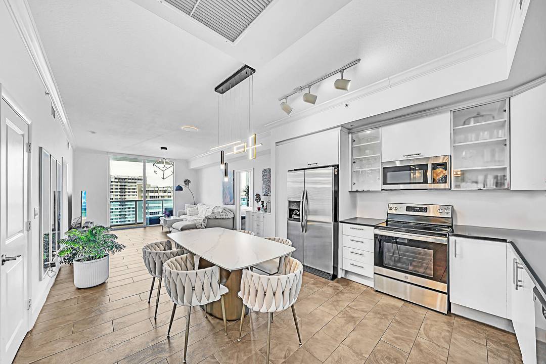 Discover Residence 1803, a high floor rental offering stunning ocean, intracoastal, and city views.
