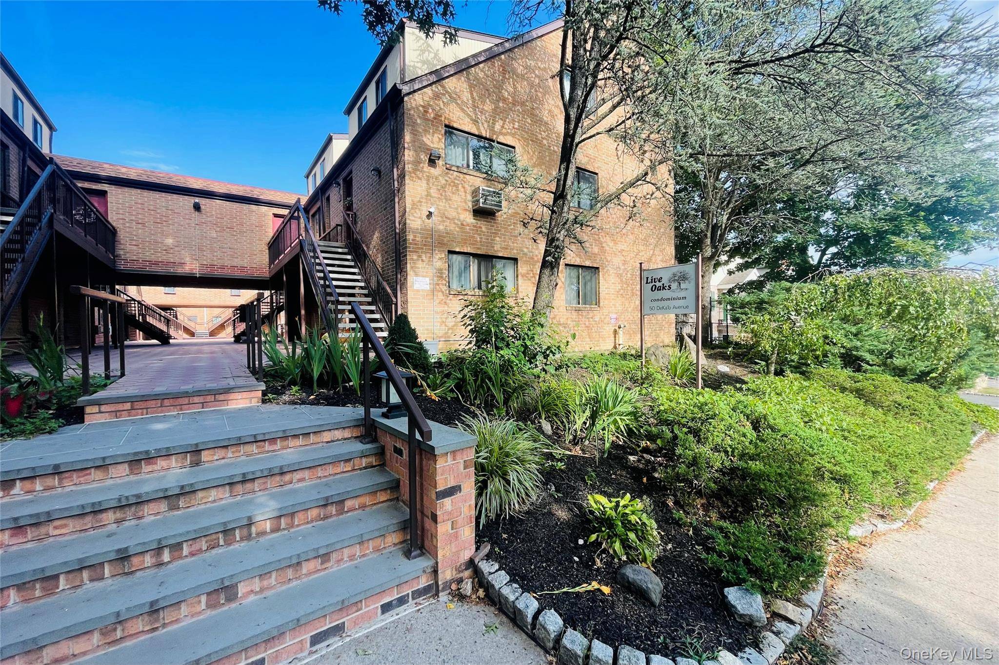 Spacious One Bedroom Condo in the Heart of Downtown White Plains !