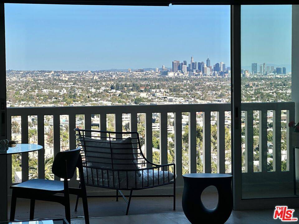 999  N Doheny Dr Sunset Strip LA