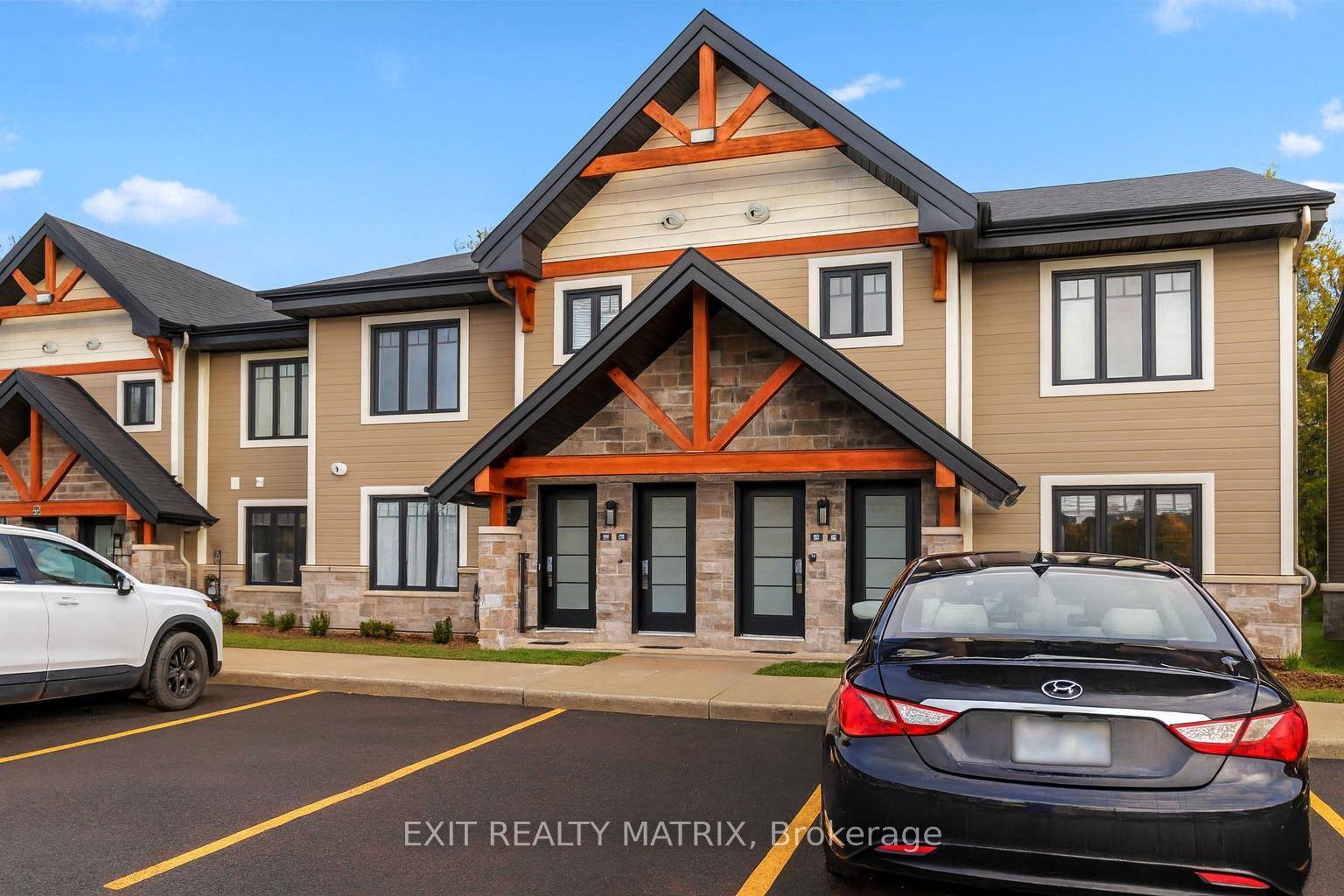 This upper level 2 bedroom, 1 bathroom condo is modern, bright, and move in ready, offering no rear neighbours, park views out front, and direct access to walking paths and ...