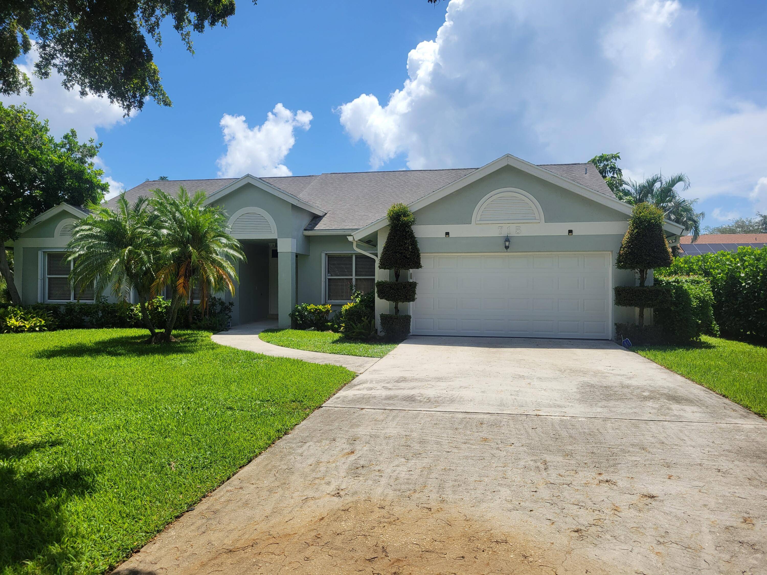 Bright spacious 3 bedroom 2.
