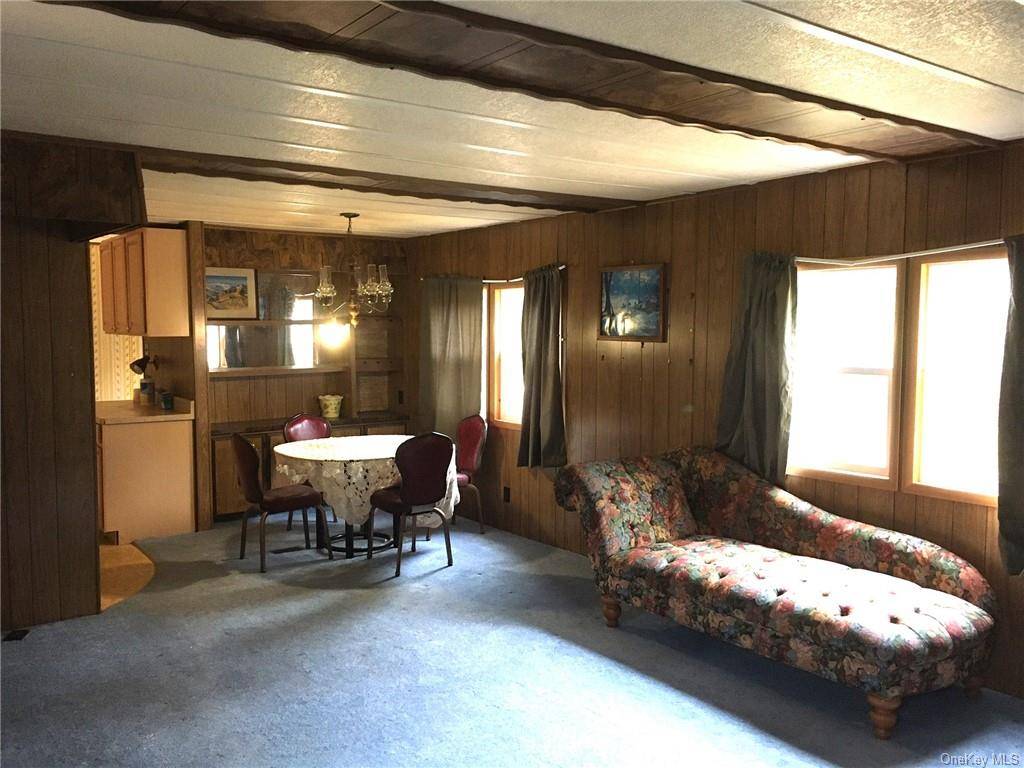 Cozy 2 bedroom 2 full bathroom home conveniently located close to up and coming Mountain Dale, which offers restaurants and the rails for trails.