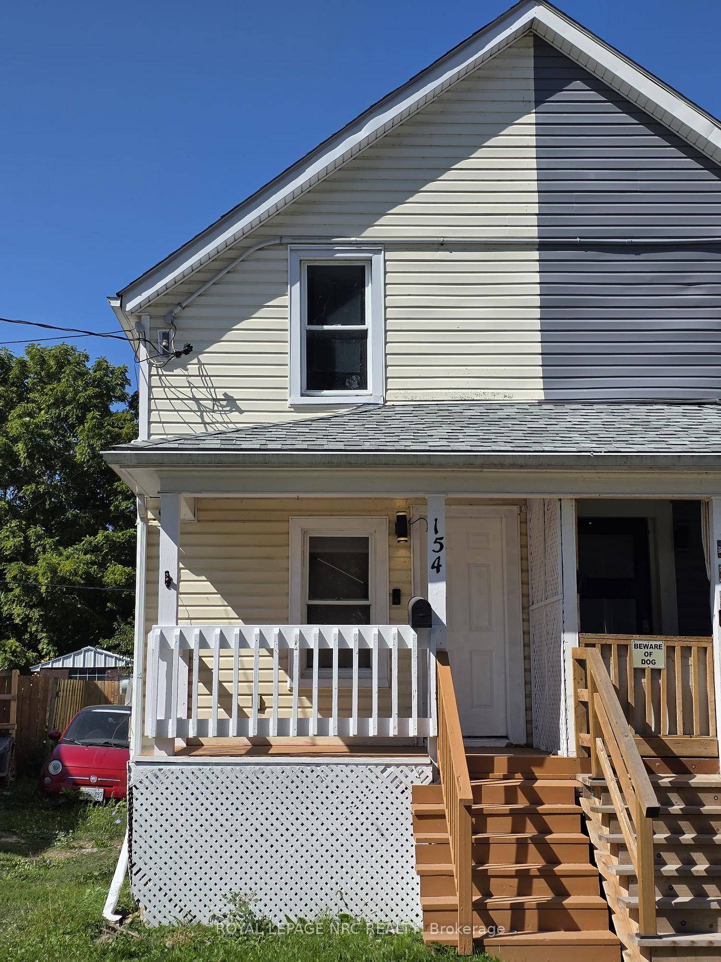 Welcoming to affordable home ownership just a short walk to Nickel Beach offering 2 bedrooms up, a 4 piece bathroom on the main floor, main floor den office, fenced rear ...