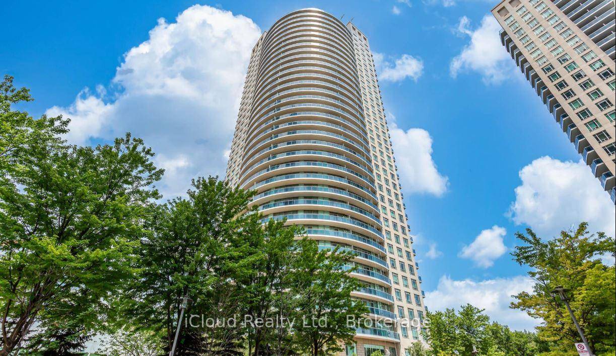 Beautiful Luxurious Living In The Heart Of Downtown Mississauga.