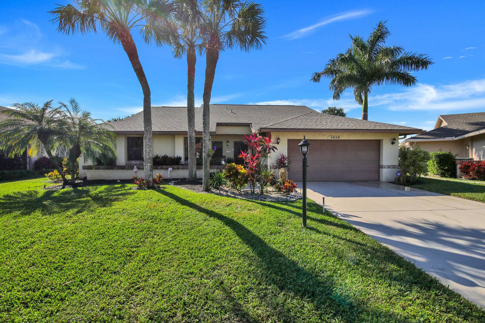 BOCA DELRAY GOLF CC is A 55 GOLF COUNTRY CLUB COMMUNITY.