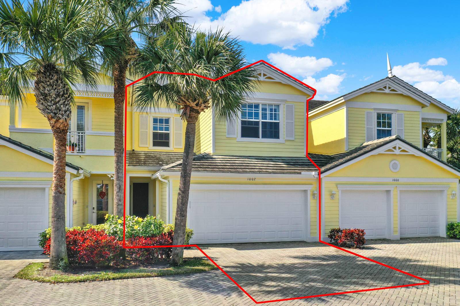 This lovely Townhouse is directly on the River.