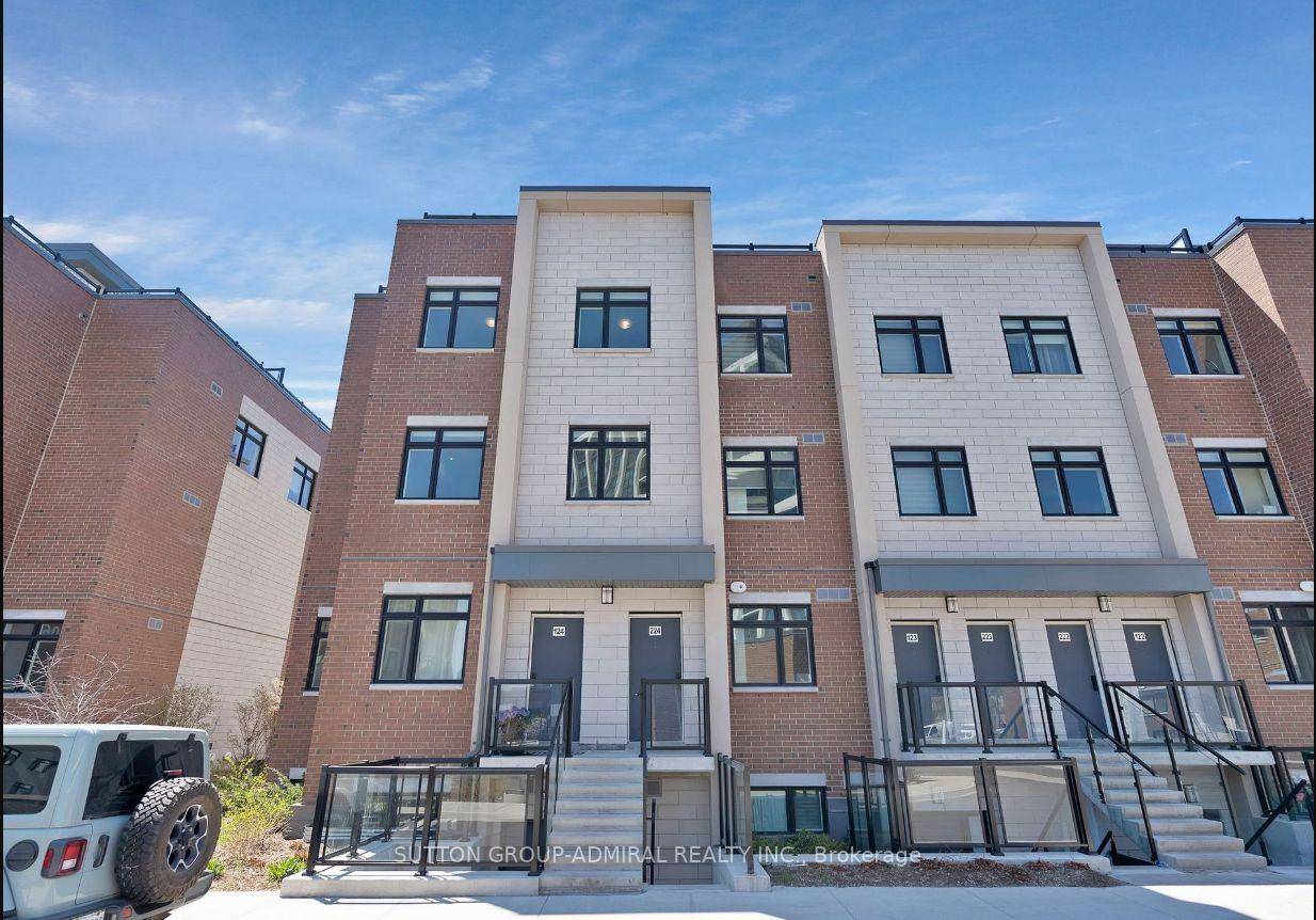 Experience contemporary living at its best in this pristine, never occupied two bedroom townhome, ideally positioned in the heart of Mississaugas bustling urban scene.