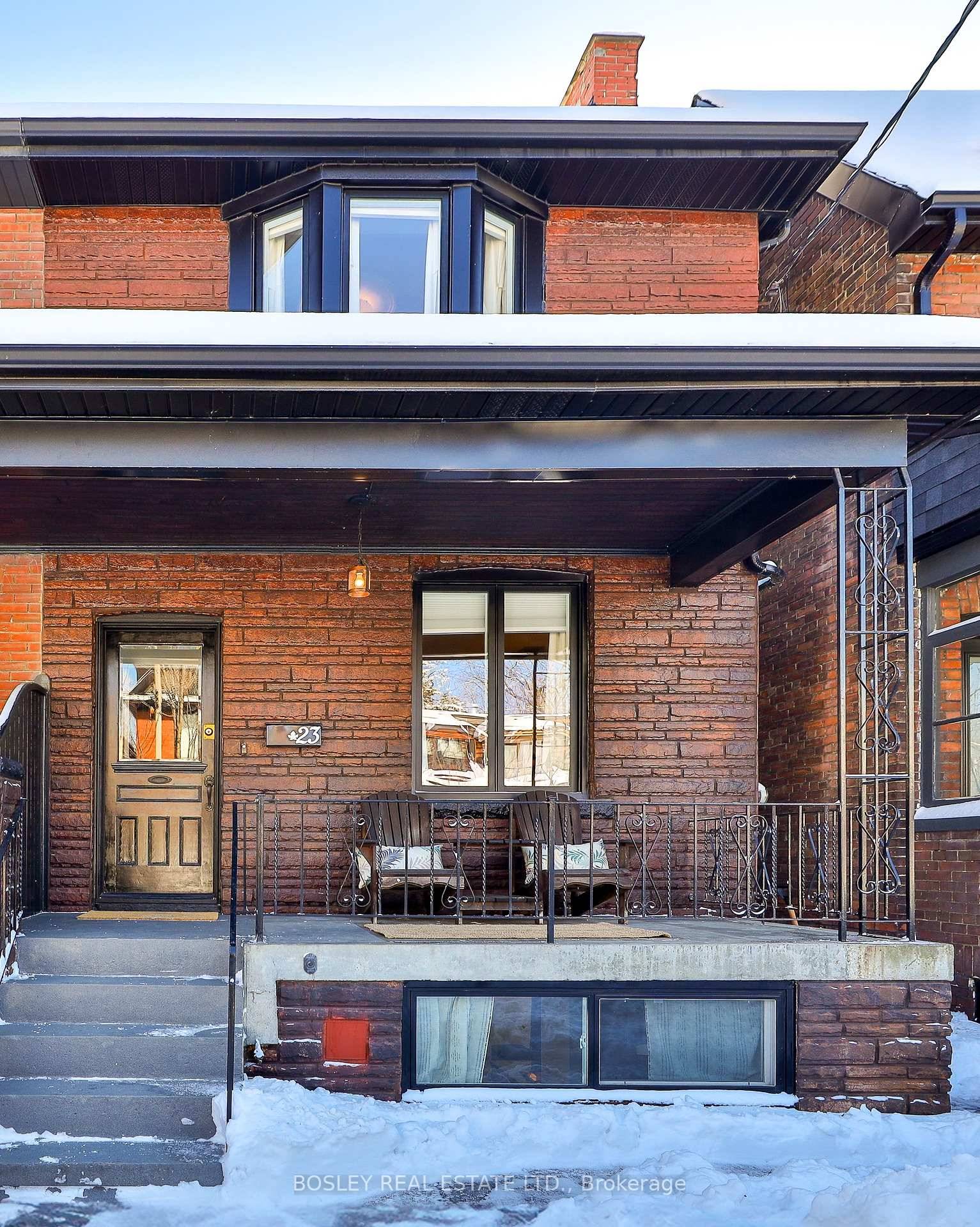 100 Made in Canada ! ! Discover the Roncesvalles Lifestyle Perfect for Young Families, Cool Couples, amp ; Savvy DownsizesWelcome 2 this rare opportunity in the heart of vibrant Roncesvalles ...