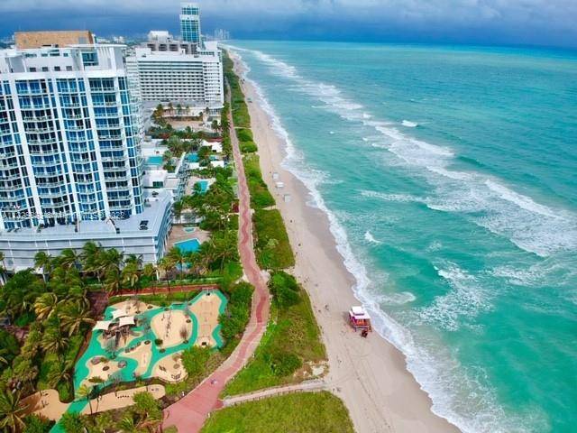 Beautiful Apt 1 Bed 1. 5 Baths with ocean view at Bel Air Condo located in prime Miami Beach Area.