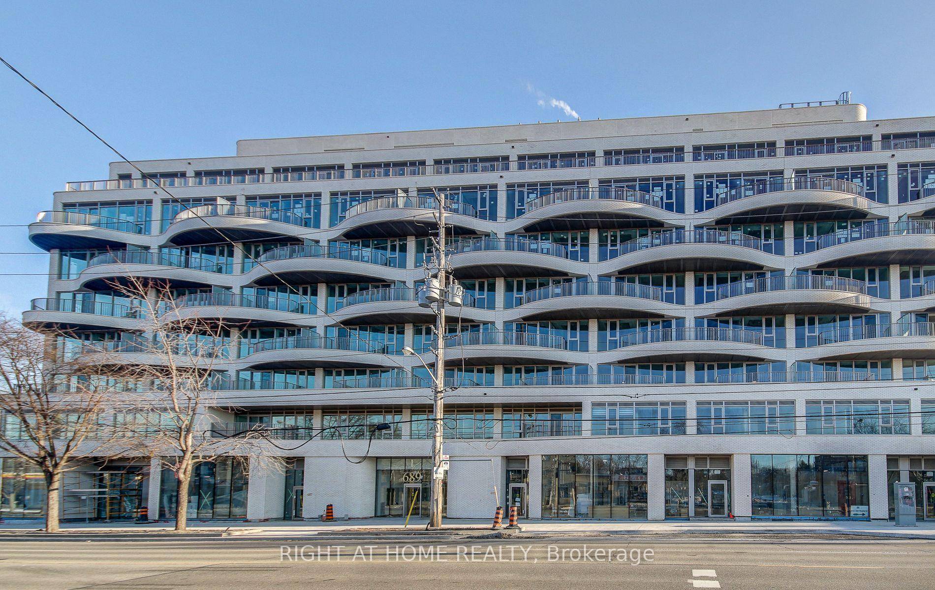 Welcome Home to the brand new Reina Condos on The Queensway !
