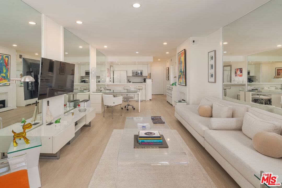 1745 Camino Palmero St 1BR Hollywood Hills East La
