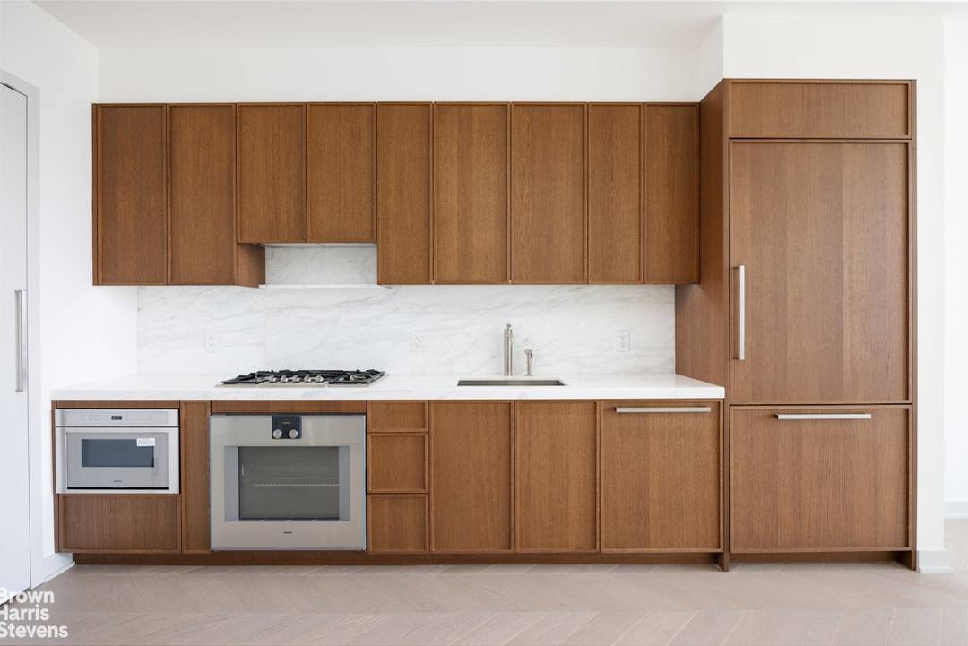 Investor friendly opportunity with a tenant already in place paying a high rent, offering immediate income potential from day one.