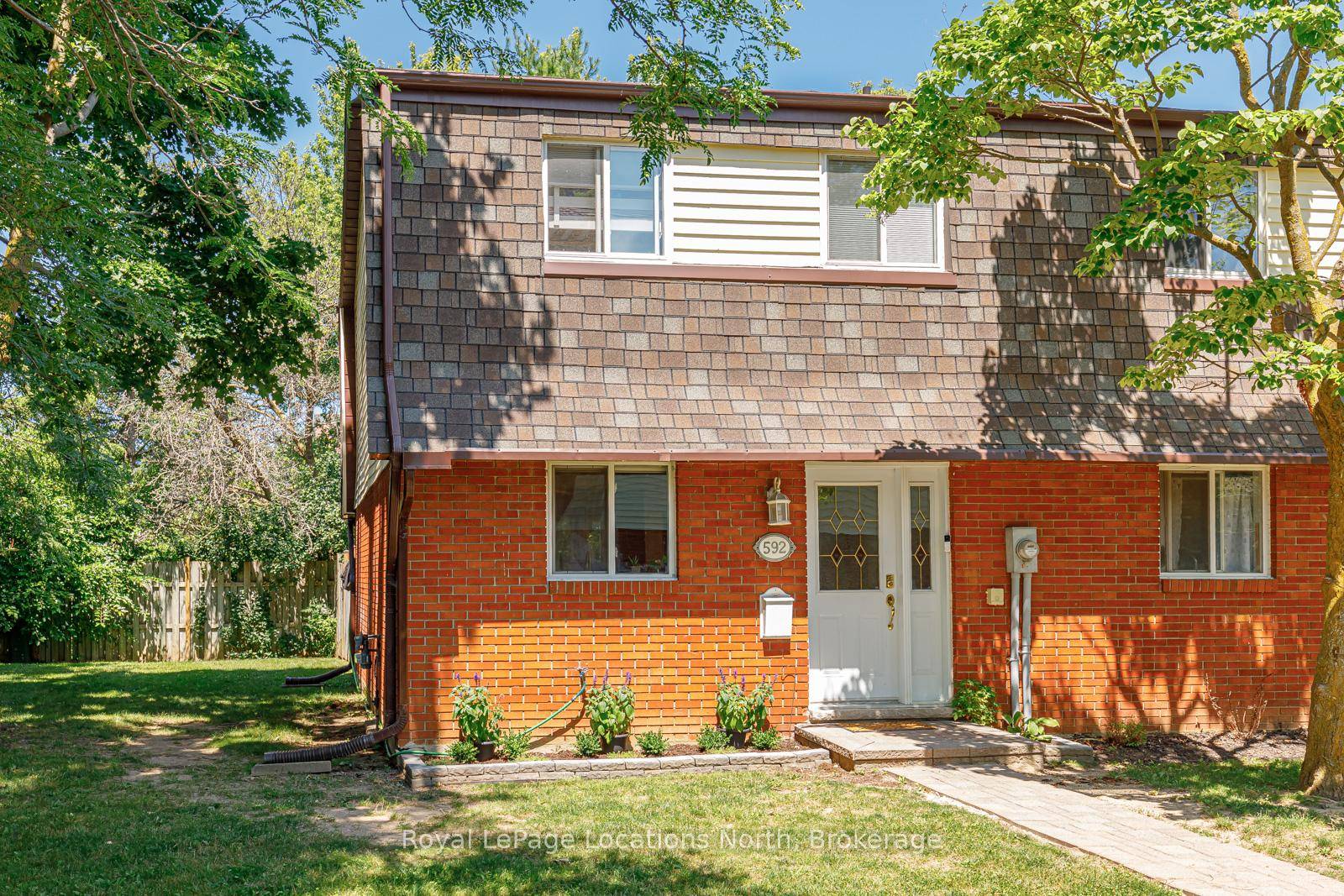 Discover an exceptional opportunity in beautiful Collingwood with this charming 3 bedroom, 2 bathroom end unit townhouse located in the family friendly Maple View Court condos.