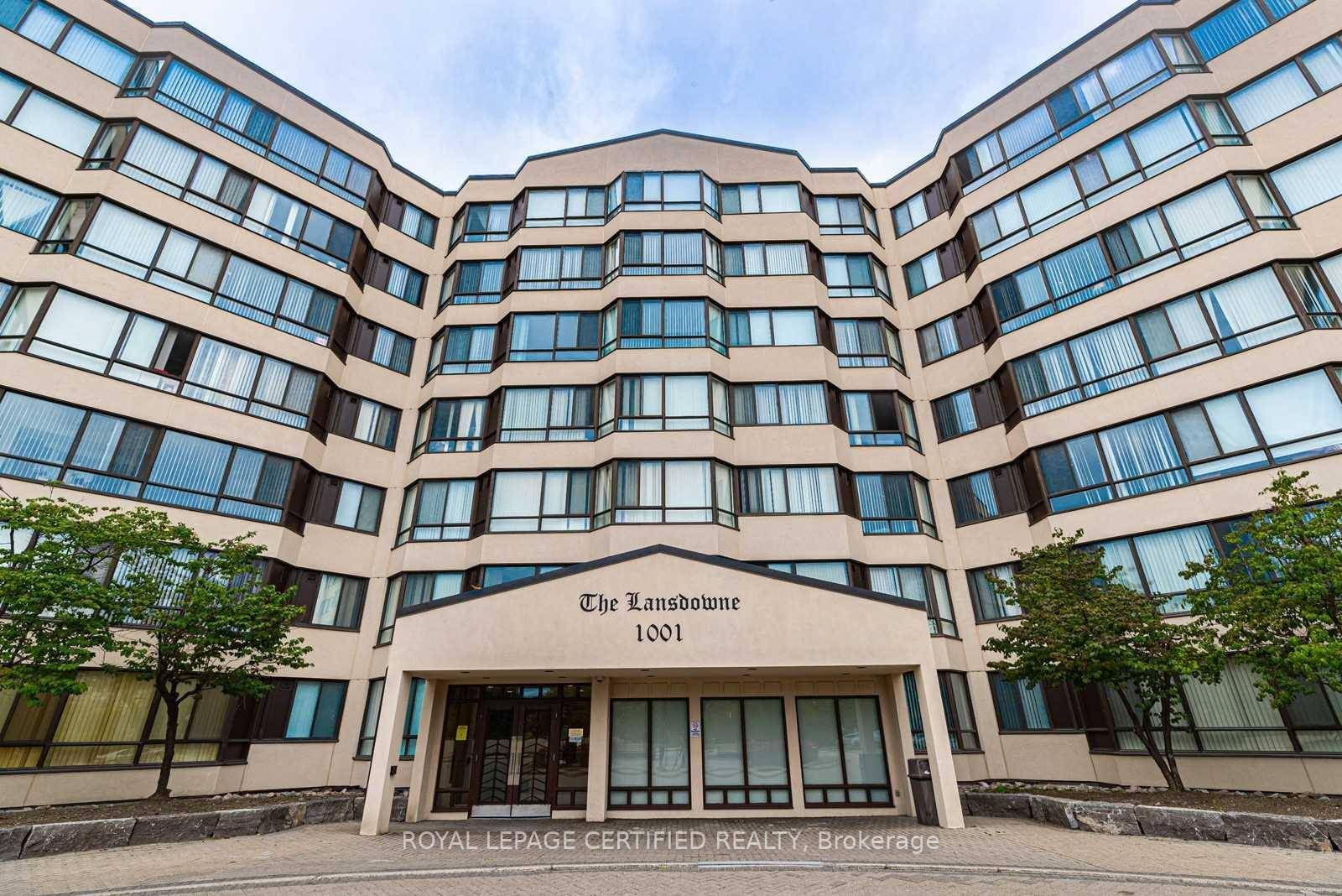 Rarely Offered, In The Lansdowne An Elegant Low Rise Building Mins From Heart Of Mississauga But Removed From Condo Congestion.