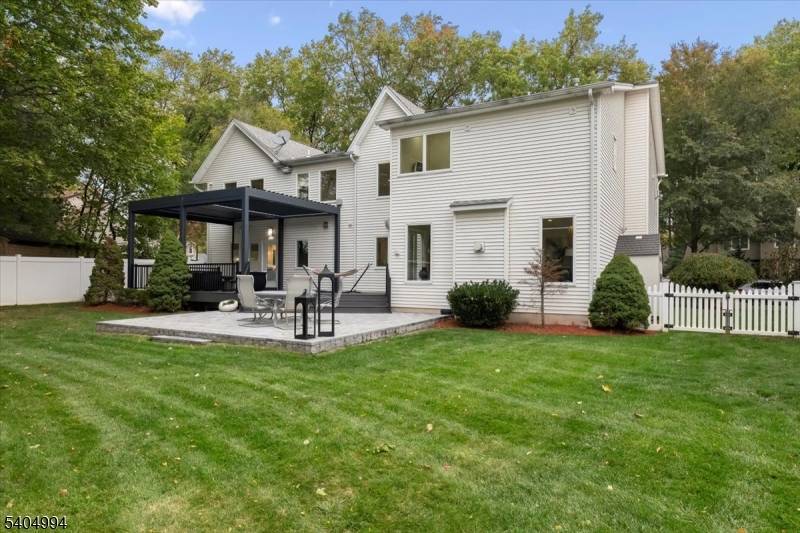 Welcome to 827 Alden Rd., Paramus a modern masterpiece where luxury and innovation meet.