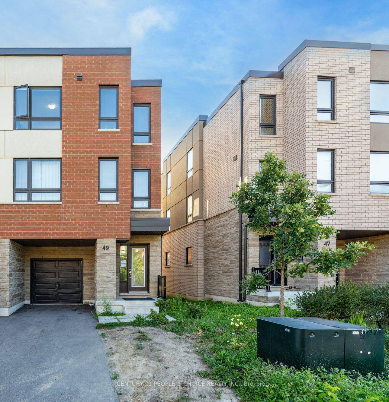 Welcome to 49 Woodstream Dr, Etobicoke !