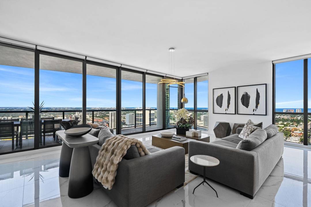 Rising above the Skyline of Downtown Fort Lauderdale, Residence 4001 at 100 E Las Olas delivers the ultimate in modern Luxury amp ; Energy !
