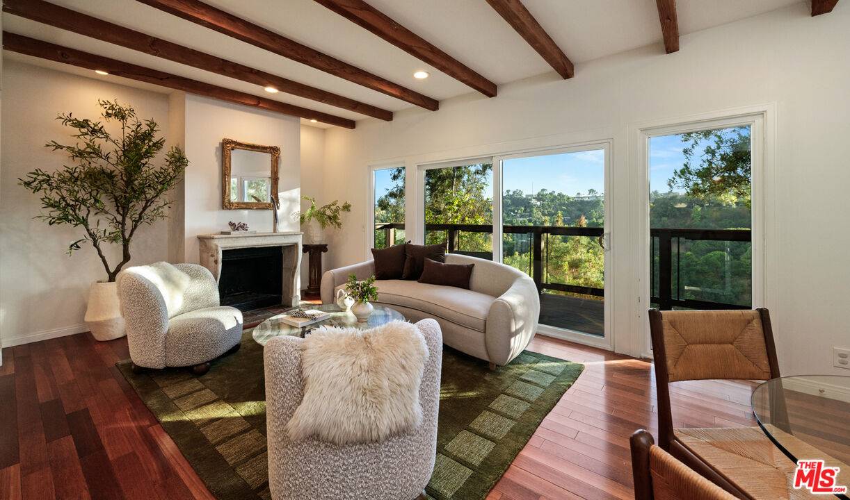 8579 Skyline Dr 3BR Hollywood Hills East La