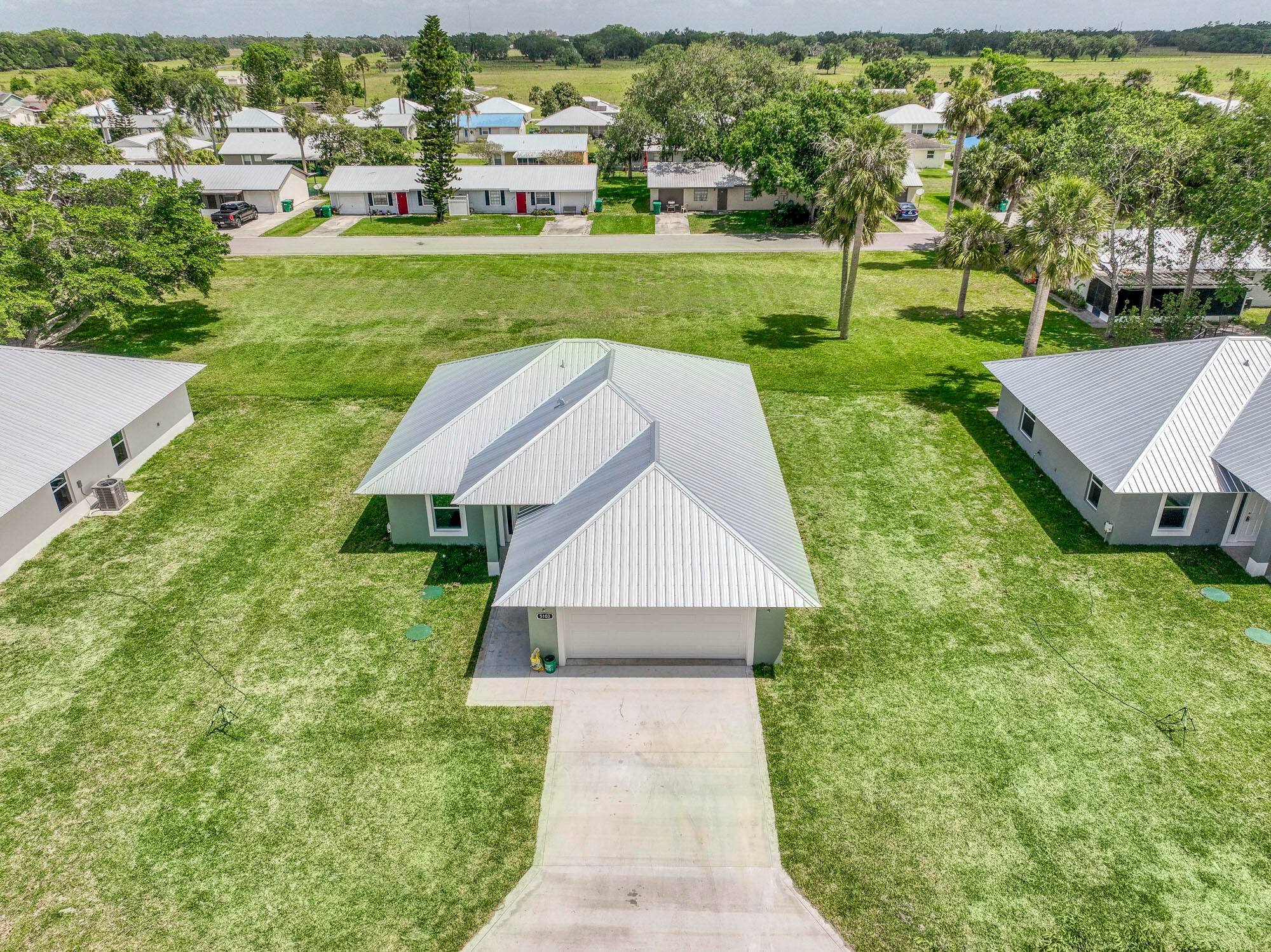 Welcome to this brand new gorgeous single family home in the prestigious kings bay.