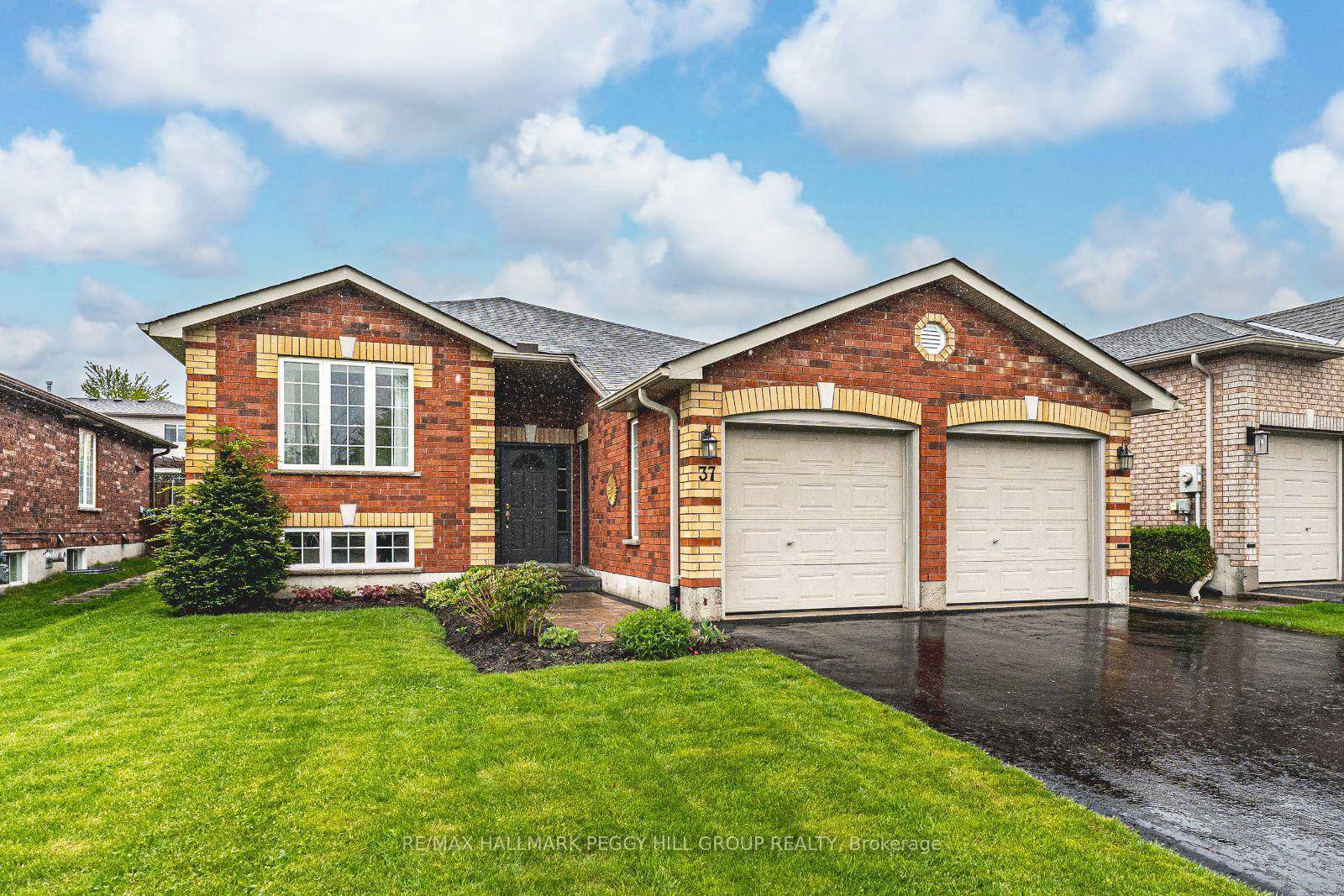 METICULOUSLY MAINTAINED RAISED BUNGALOW WITH OVER 2, 100 SQ FT OF FINISHED SPACE !