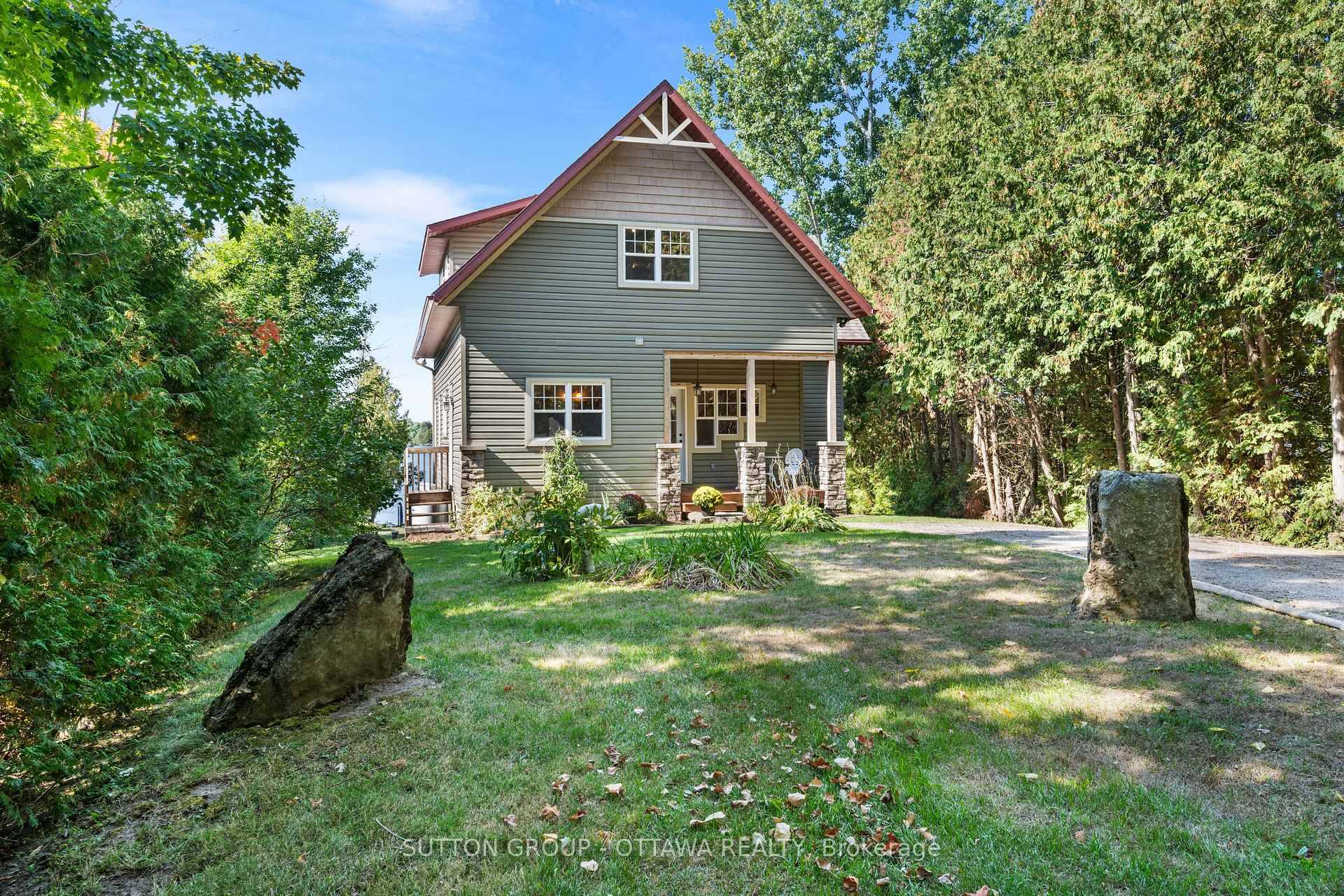 Set on a peaceful cul de sac, this detached year round home offers an exceptional retreat for those seeking both serenity and convenience.