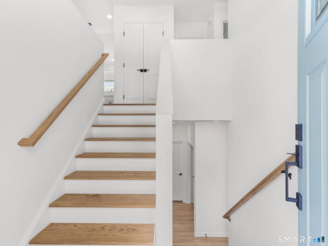 New Construction Rental Ideal for Commuters !