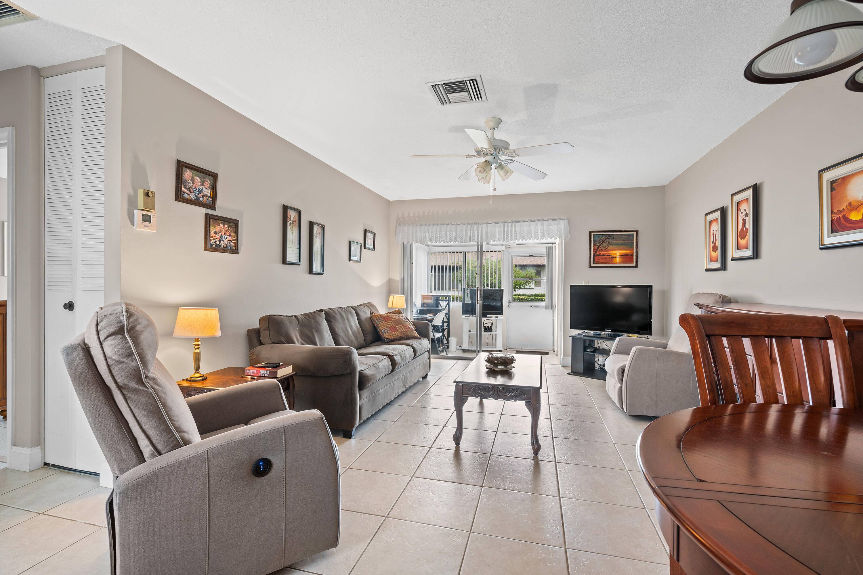 Very nice and well maintained unit.