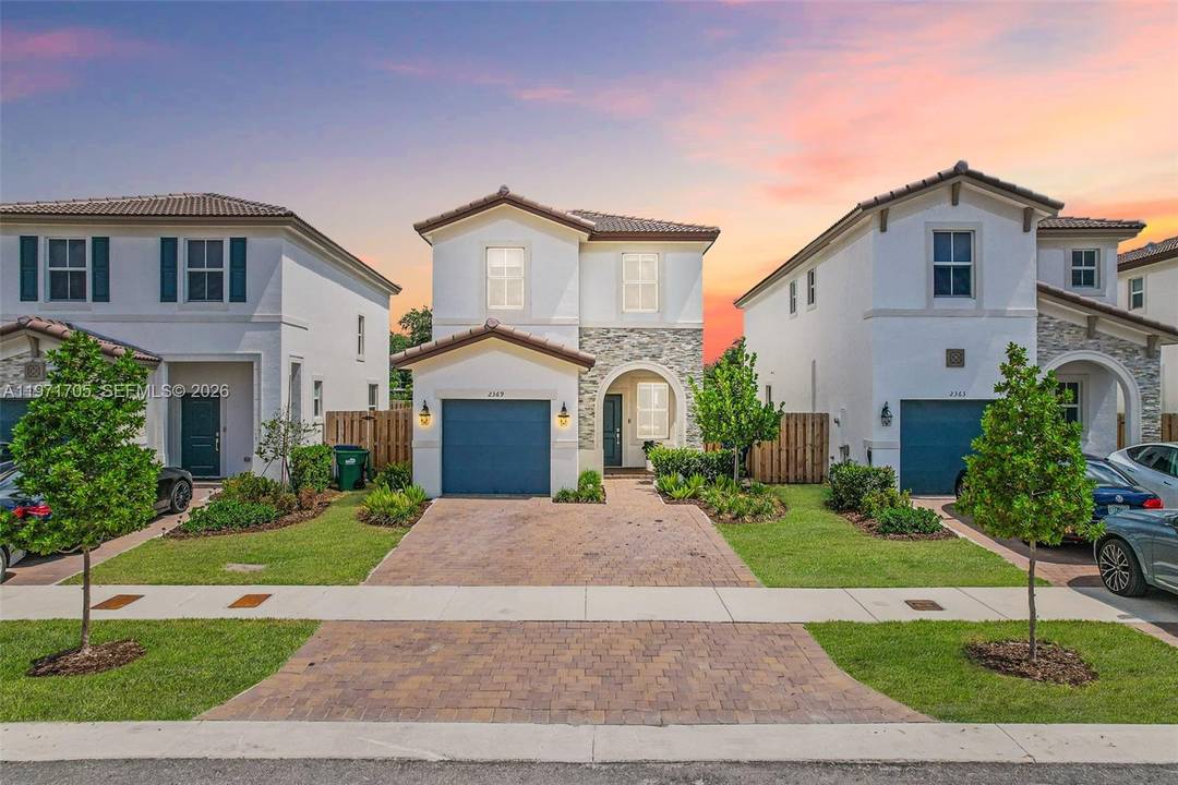 MUST TEXT IN ADVANCE FOR GUARD GATE ACCESS FOR OPEN !