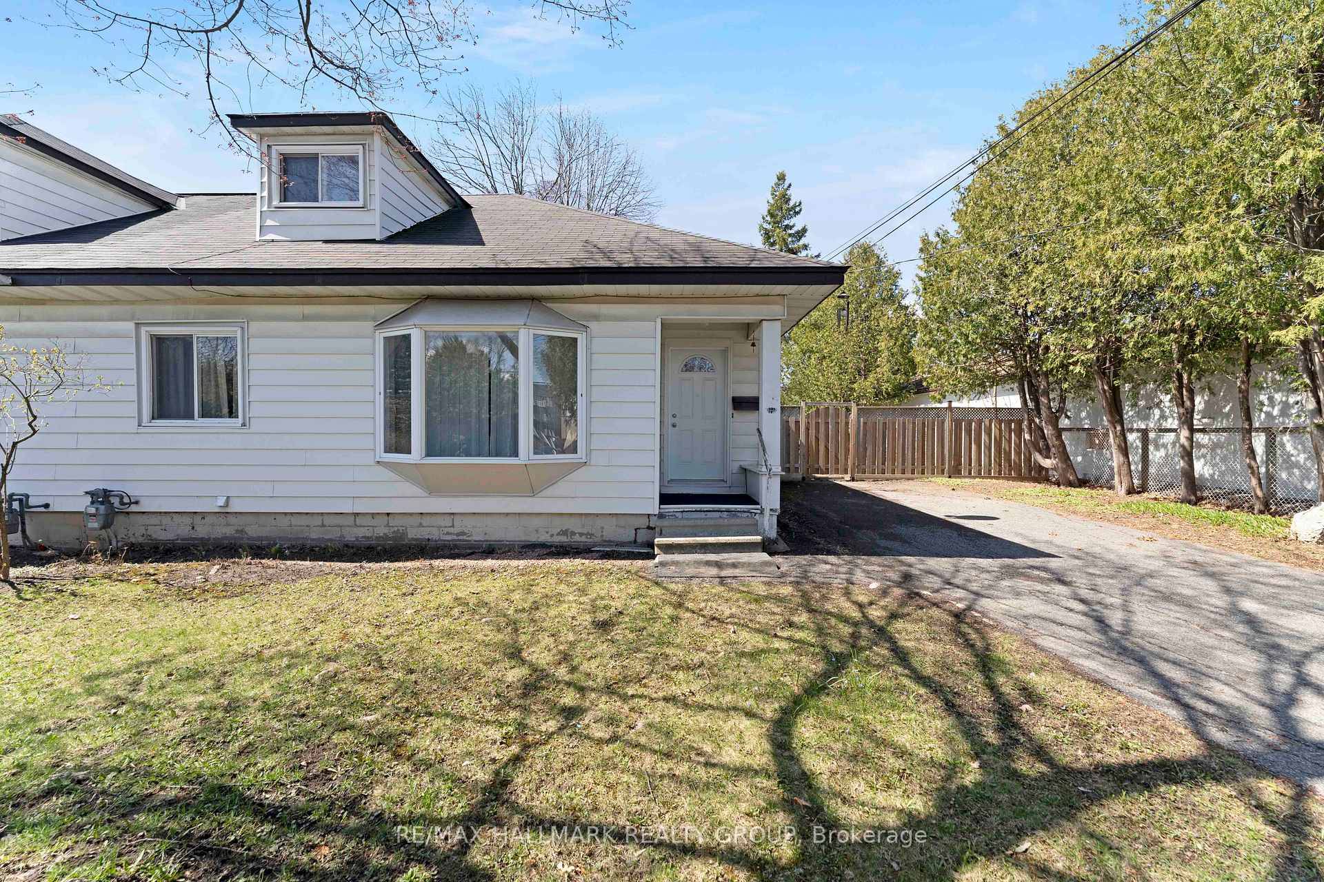 Charming 3 bedroom semi detached bungalow with a rare private master bedroom loft !