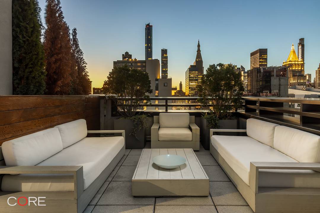 Developed by Naftali Group, with interiors by Rottet Studio, Residence 7C is a quiet, sun filled corner home offering loft like scale and refined finishes in the heart of Gramercy.