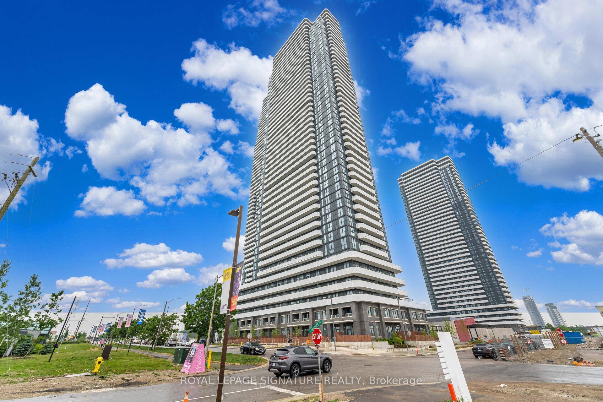 Awesome Location and Brand New Luxury Festival Condos Tower B, the 48th Floor 2 Bedroom, 2 washroom unit !