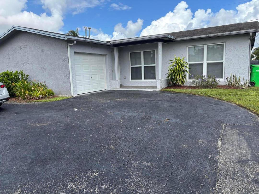 FICO Score 650, or up 3 bed, 2 bath, living Rm, family Rm, dining Rm, Tile Throughout, Impact Windows, Impact Front Door, Impact Garage Door, Pool with Screen enclosure, Fenced ...