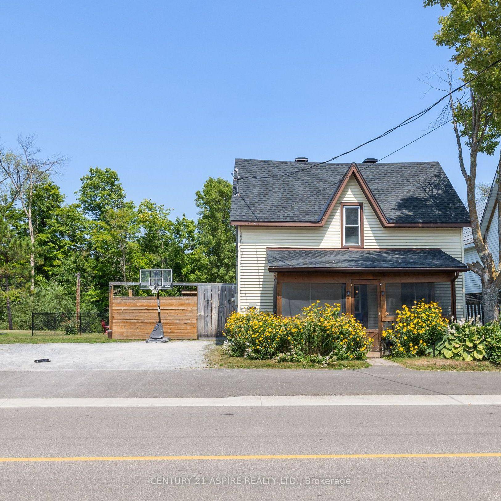 Welcome to this affordable home in beautiful Foresters Falls.