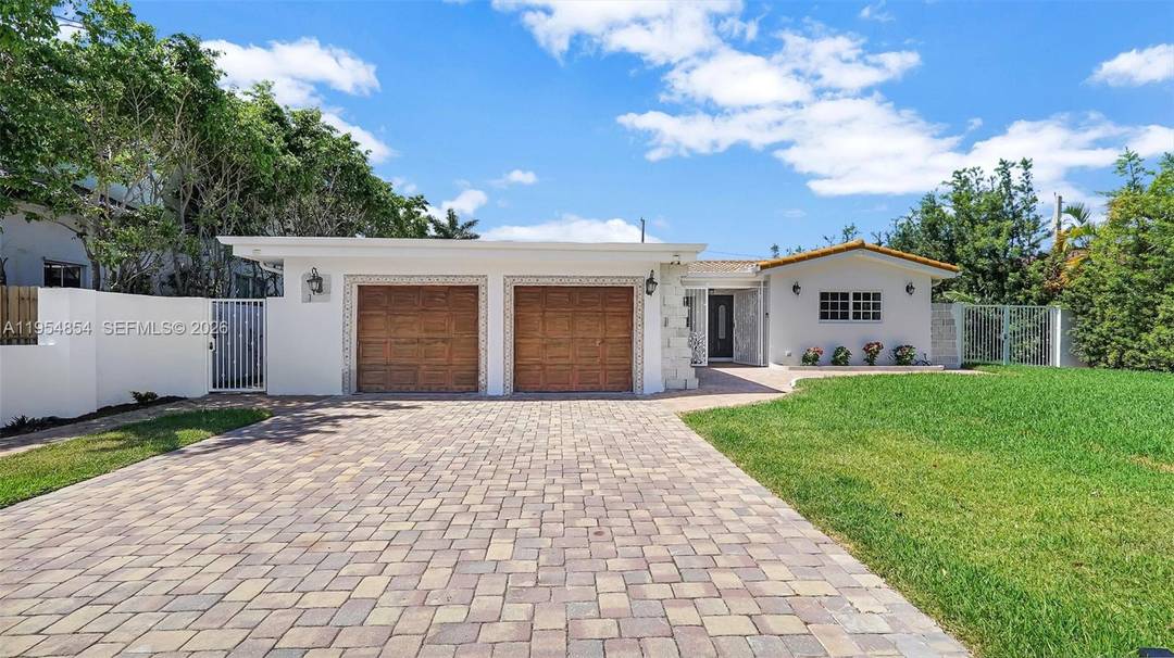 Remodeled in 2022, this beautifully updated home is ideally located between Fort Lauderdale and Miami, offering quick access to both cities vibrant cultural, business, and entertainment hubs.