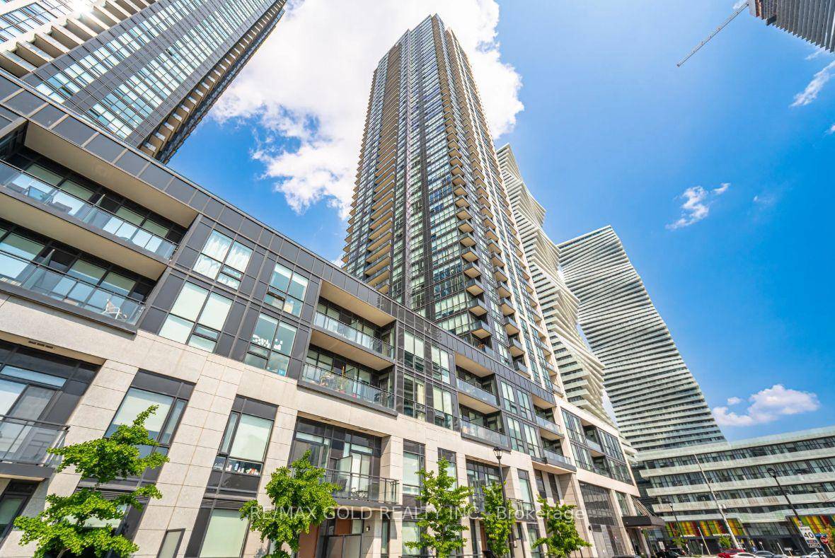 Welcome 4011 Brickstone Mews 3402 a spacious 2 bedroom 2 bathroom corner unit with unobstructed panoramic views in the heart of Mississauga.