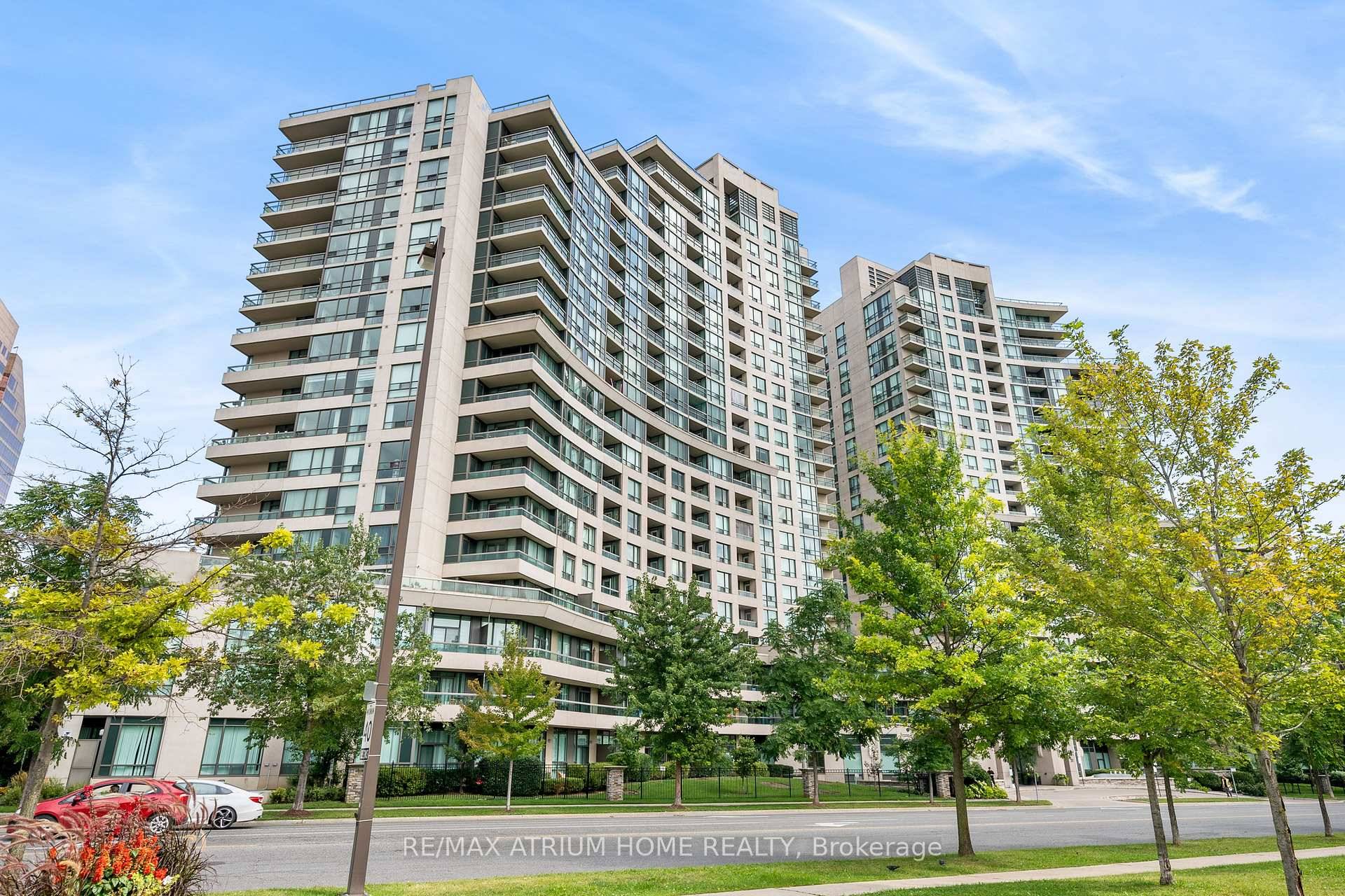 Luxury Living in the Heart of North York All Utilities Included !