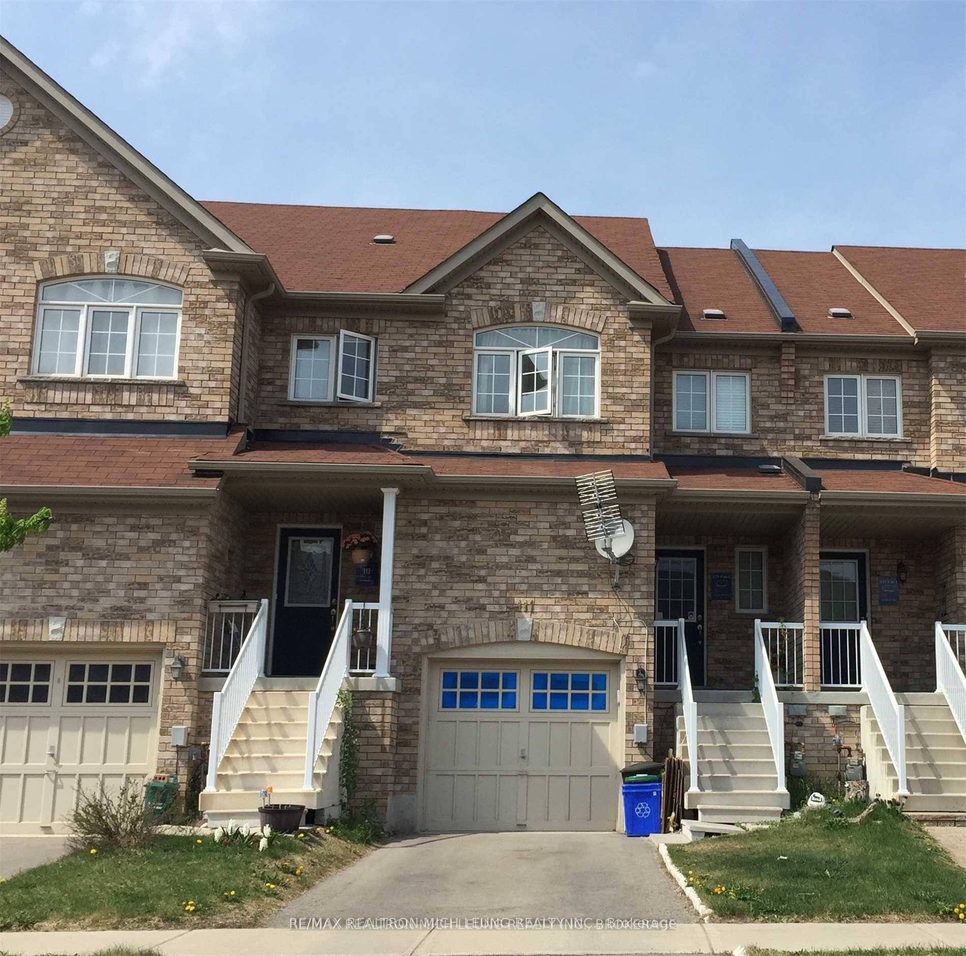 In The Heart Of Richmond Hill Living In This Bright South Facing Townhouse In Prestige Location Practical 3 Bedroom Layout OpenKitchen With Stainless Steel Appliances Hardwood Floor Throughout Main Floor ...