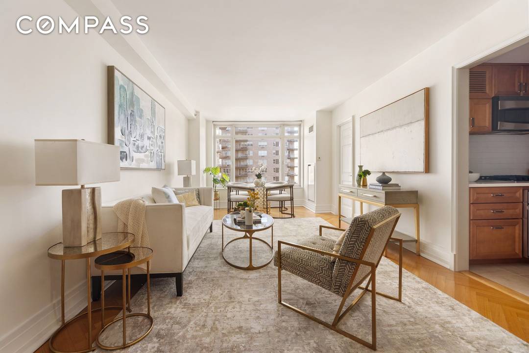 This high floor west facing 2 bedroom, 2 bath apartment at the classic upscale Brompton condominium is outfitted with high quality finishes, filled with natural light, and offers lovely city ...
