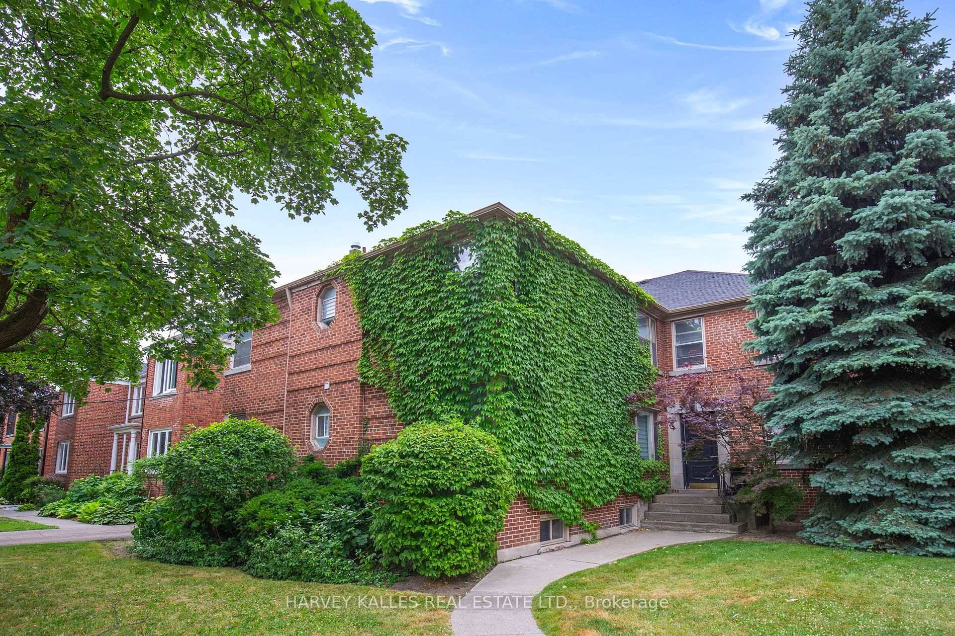 Welcome to 15 Warwick Ave Unit 3 in the heart of Cedarvale, rare and exciting opportunity to own a massive 3 bedroom apartment in one of Torontos most sought after ...