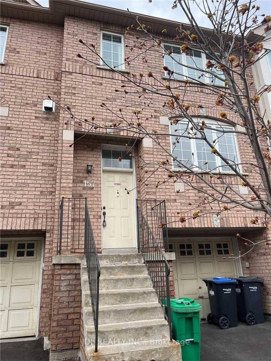 3 Bedroom Townhome Centrally Located In Mississauga.