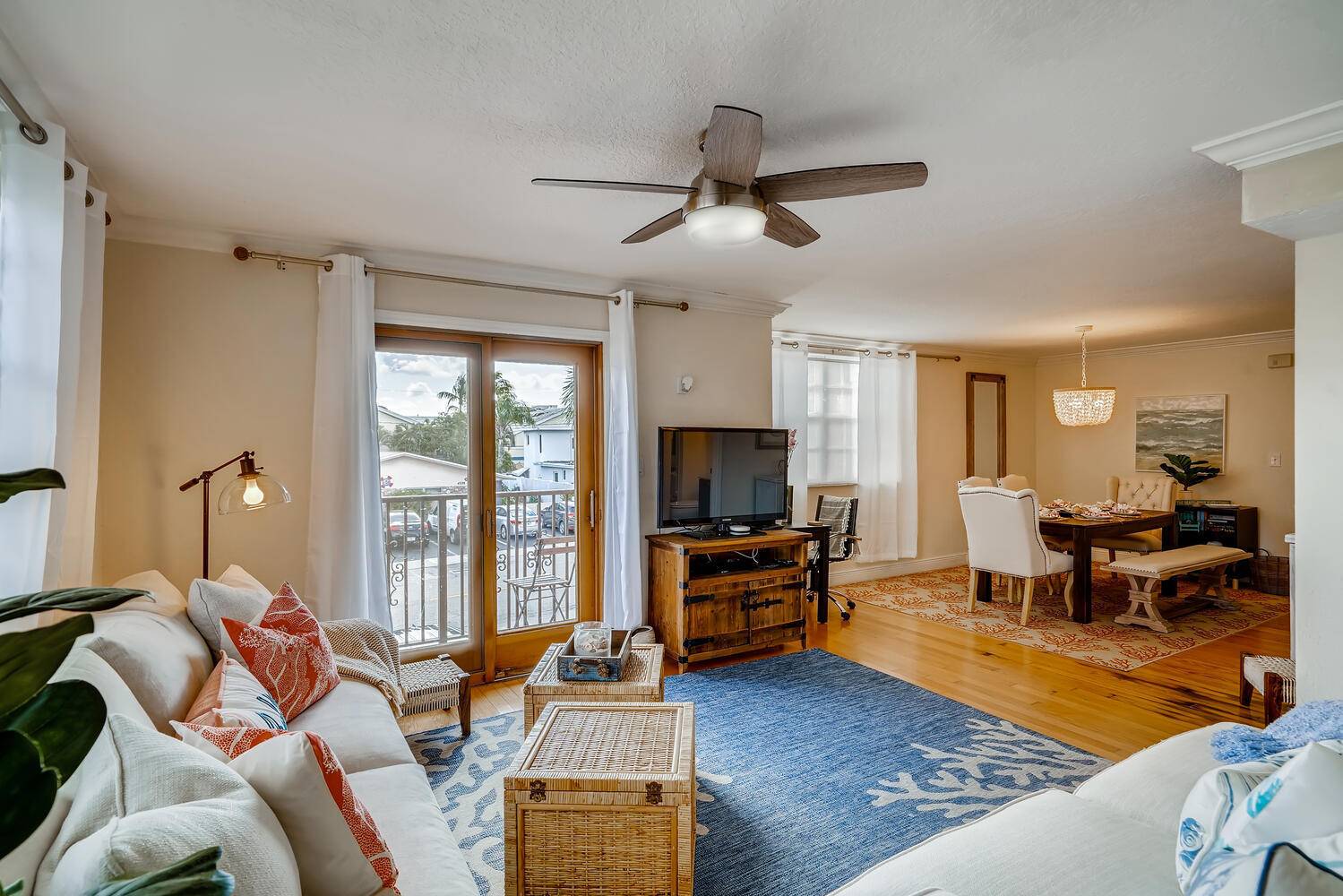 This charming 2 bedroom 1 1 2 bath is fully furnished and recently redecorated.