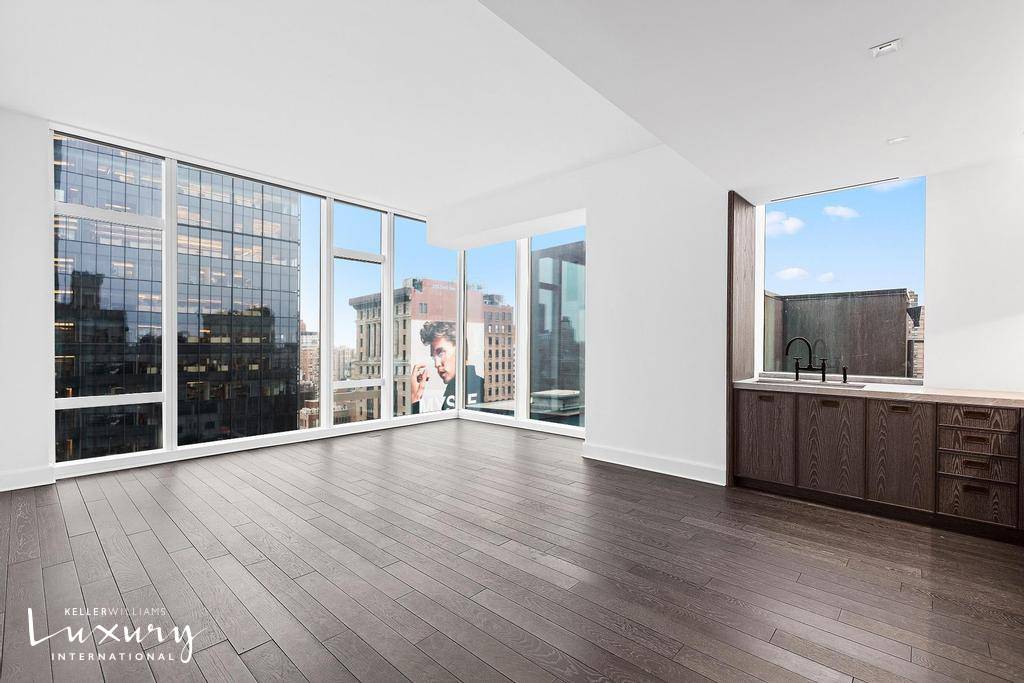 Prepare to be DAZZLED ! Magnificent home, pied a terre or investment option !