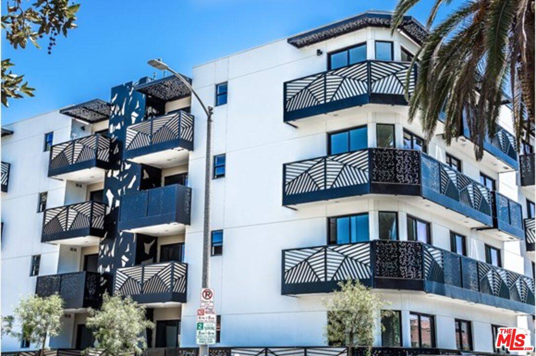 6217 Waring Ave 2BR Hancock Park La