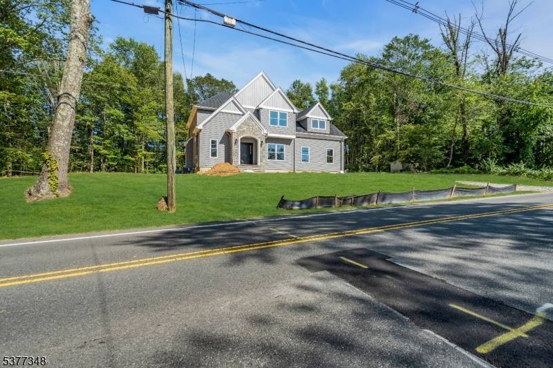 NEW CONSTRUCTION LUXURY COLONIAL IN MOUNT OLIVE !