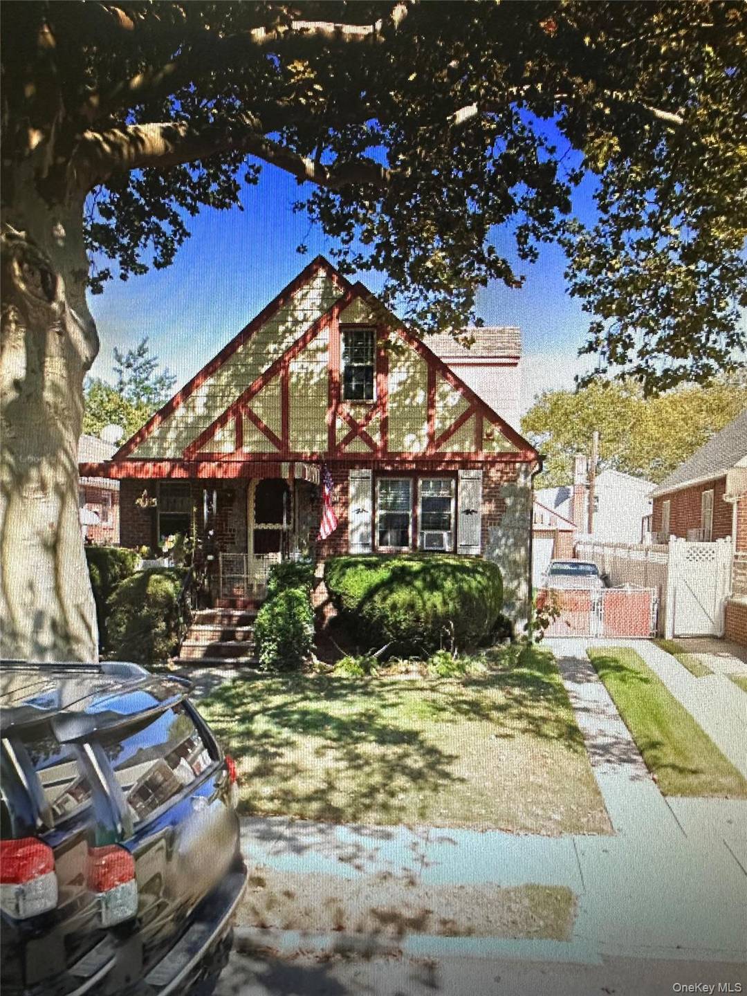 BEAUTIFUL CAPE HOUSE IN A GREAT LOCATION IN BELLEROSE.